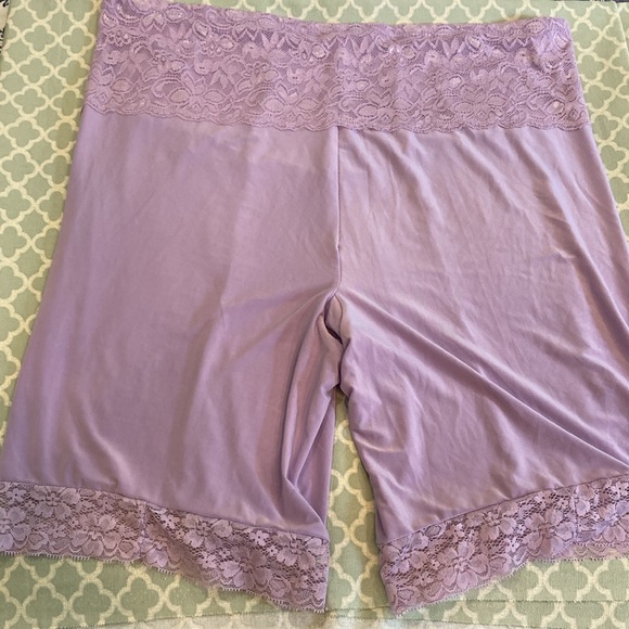 Undersummers Lavender Signature Lace Slipshort 9” Inseam 2X - Picture 5 of 7
